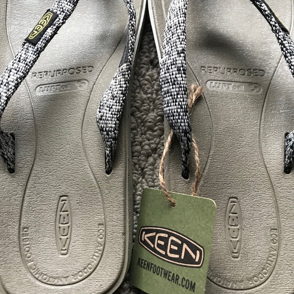 Women's KEEN Footwear Harvest Flip Flop Sandal Size 7 In Black/Gray/Multicolor - Picture 7 of 11